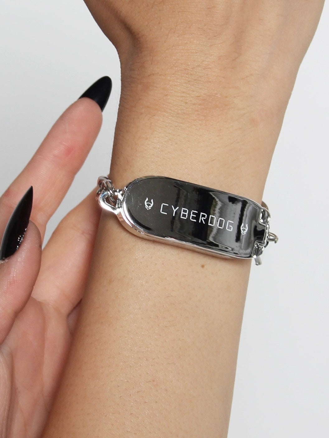 CYBERDOG : LIP GROSS BRACELET
