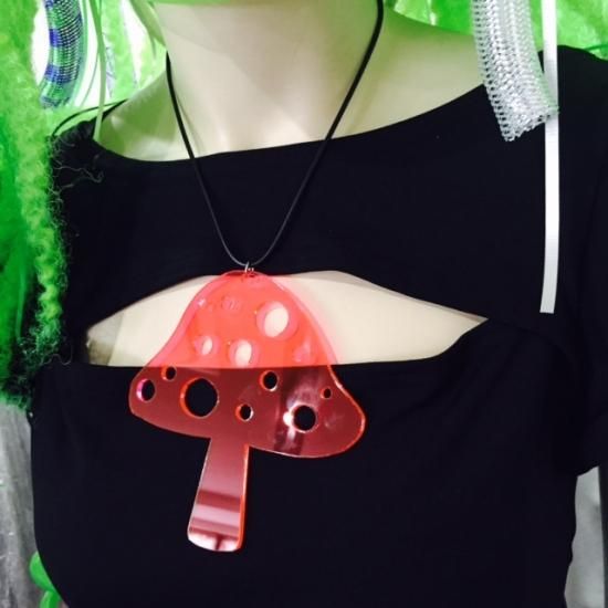 h : Acryl Necklace