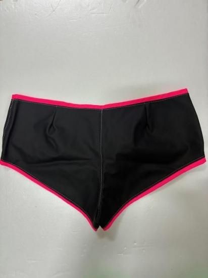 Pen & Lolly：Solar Hotpants