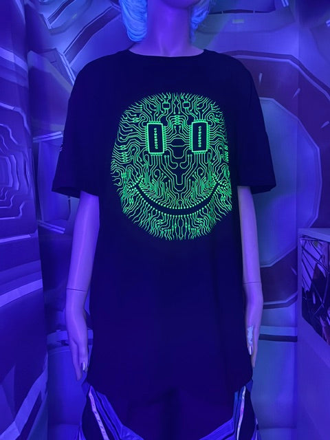 CYBERDOG : MENS Microchip Smiley TEE